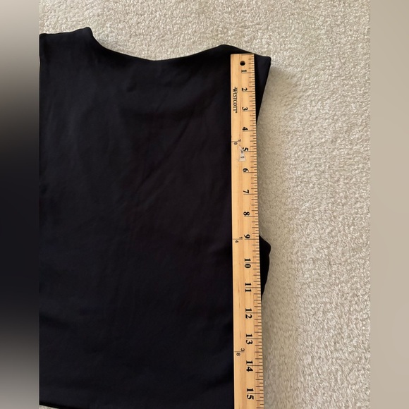 Babaton Black Muscle Tee Size Medium - Picture 2 of 8